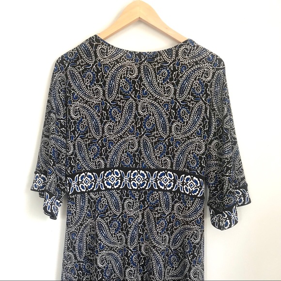 3/$25 🌷 Flowy V Neck Paisley Print Dress - Picture 5 of 6